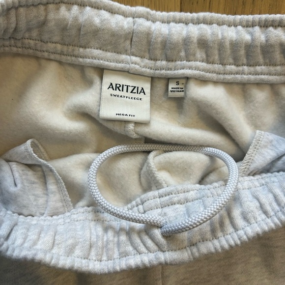 Aritzia Cozy Sweatfleece Mega Baggy Fold-Over Jogger - Picture 2 of 11